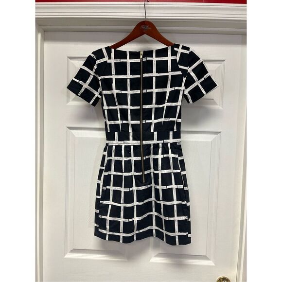 French Connection Black & White Windowpane Back Zip Mini Dress with Pockets Sz 0 - Picture 5 of 7